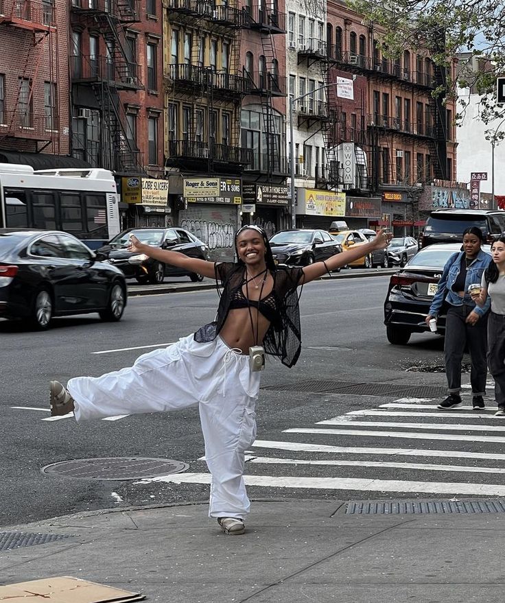 Nyc Outfits Aesthetic, Nyc Shoot, Nyc Aesthetic, Half Pint, Concrete Jungle, Black People, Fall Winter Outfits, Fashion Killa, Fitness Inspo