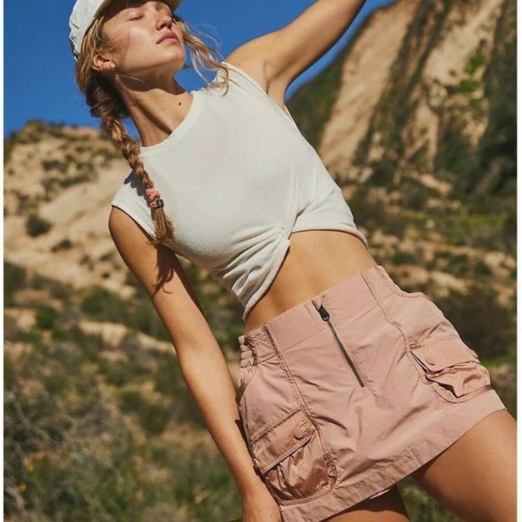 Fp Movement By Free People Cargo Skort Size: Large Color: Desert Dust Sand/Sable Elastic Waistband Zip Front Closure Cargo Pockets New With Tags Camping Outfits For Women, Cute Hiking Outfit, Free People Activewear, Free People Shorts, Camping Outfits, Free People Movement, Fp Movement, Hiking Outfit, Skorts