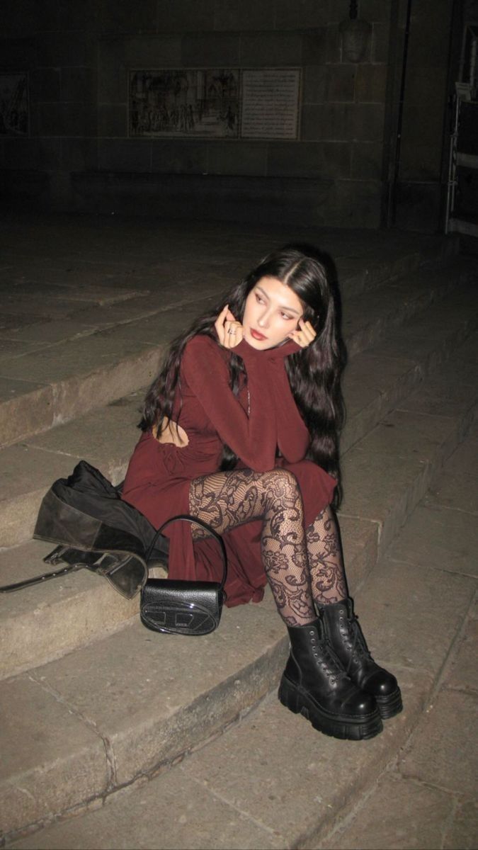 Soft Goth Grunge Outfits, Tumblr Core Aesthetic, Casual Fall Goth Outfits, Red Goth Aesthetic Outfit, Soft Goth Glam Aesthetic, Dark Grunge Fashion, 90s Grunge Feminine, Romantic Grunge Style, Dark Romantic Style Fashion