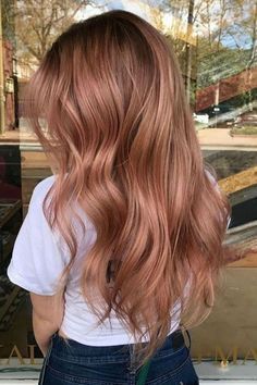 Rose Gold Brown Hair, Gold Brown Hair, Brown Hair Colour, Rose Gold Hair Blonde, Blond Rose, Rambut Brunette, Gold Hair Colors, Strawberry Blonde Hair Color, Hair Color Rose Gold