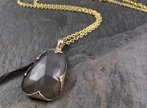 Fancy cut Labradorite 14k gold Pendant Gemstone Necklace gemstone Jewelry byAngeline 1559 Rough Gemstone Jewelry, Raw Gemstone Ring, Gold Bullion, Purple Sapphire, Wax Casting, Lost Wax Casting, Minerals And Gemstones, Necklace Gemstone, Rough Gemstone