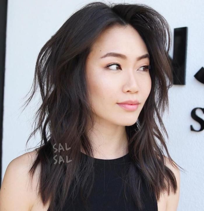 Asian Lob Haircut Round Faces, Asian Haircut Ideas, Shag Lob Haircut, Asian Lob Haircut, Japanese Layered Haircut, Medium Asian Hair, Asian Hairstyles Women, Haircut Idea, Layered Shag