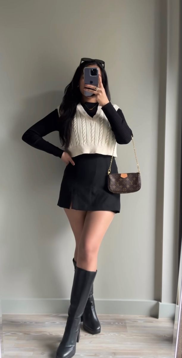 Outfit Black Tights, Lawyer Fits, Black Mini Skirt Outfit Winter, Mini Skirt Outfit Black Women, Skirt Sweater Outfit, Mini Skirt Winter Outfit, Black Satin Skirt Outfit, Skirt Outfit Black Women, Black Skirt Outfit Winter