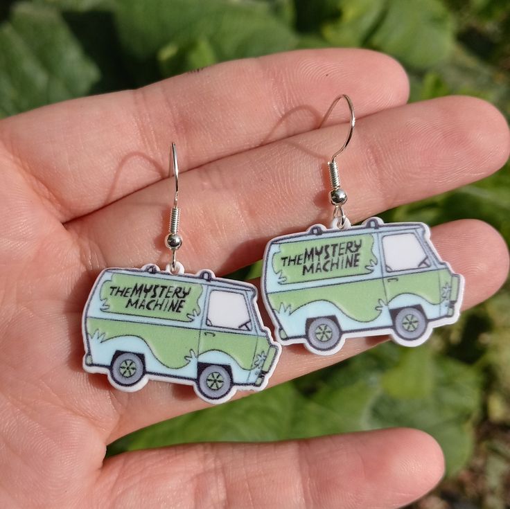 Scooby Doo Mystery Machine Earrings Would Make A Great Stocking Stuffer Or Holiday Gift Scooby Doo Earrings, Scooby Doo Jewelry, Scooby Doo Accessories, Scooby Doo Mystery Machine, Grunge Chokers, Velma Scooby Doo, 80s Outfits, Pink Doughnuts, Mermaid Skeleton