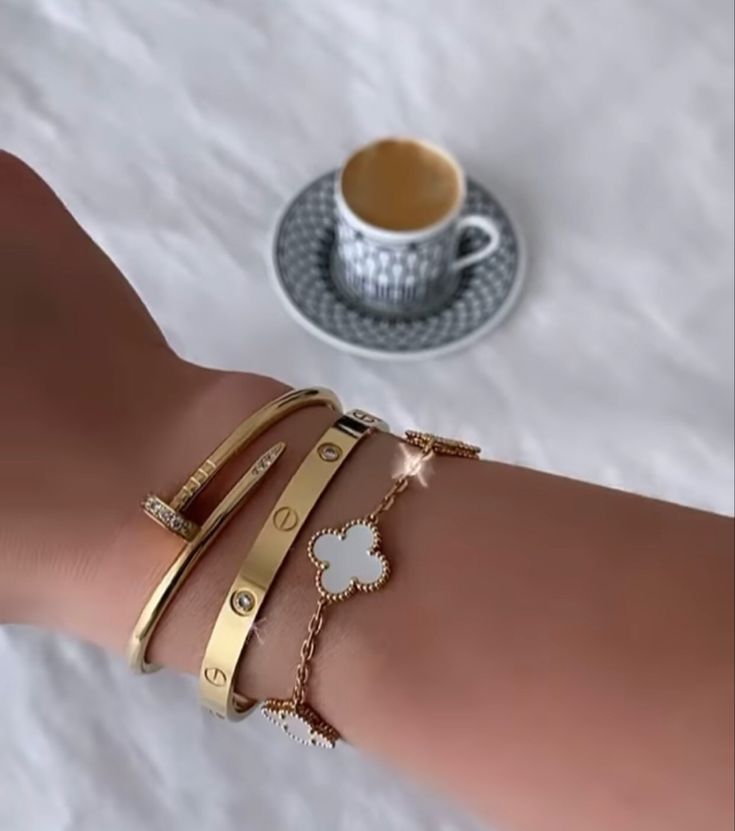 Carter Bracelet, Bracelet With Watch, Cartier Bangle, Arm Stack, Diy Couple Bracelets, Arm Jewelry, Wrist Candy, Jewelry Fashion Trends, Classy Jewelry