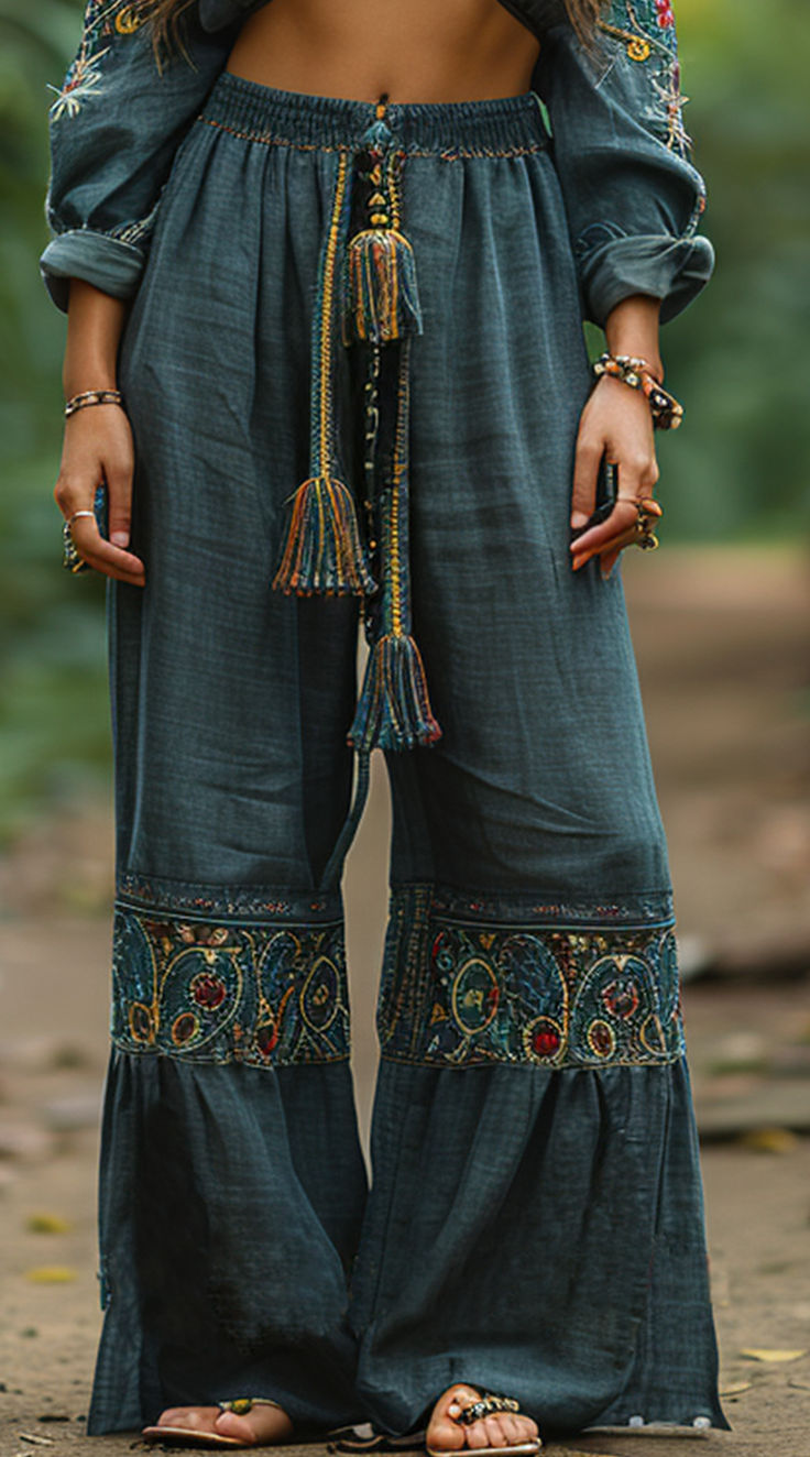 Long Linen Pants, Unique Looks, Pants Collection, Wild Wild West, Garden Decor Ideas, Boho Style Outfits, Boho Hippie Chic, Mode Boho, Rustic Garden Decor