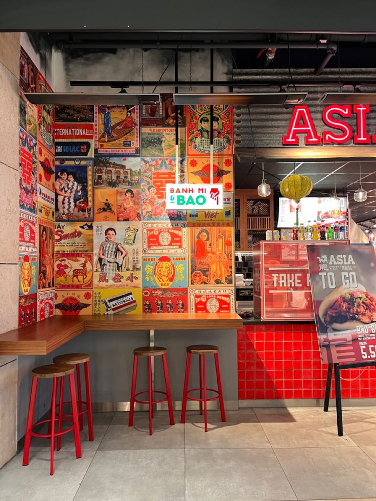 Vintage Japanese Restaurant, To Go Restaurant Design, Chinese Resto Interior Design, Korean Fast Food Restaurant Design, Fast Casual Restaurant Design Interiors, Quirky Restaurant Interiors, Dimsum Restaurant Design, Noodle Restaurant Design, Kopitiam Interior Design