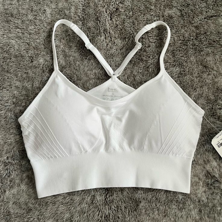 Comfy White Sportsbra From Marshall’s, Half Off Original Price! Tags Still Intact. White Sporty Crop Top With Built-in Bra, White Sports Bra For Athleisure, White Gym Bra With Medium Bust Support, White Breathable Bra For Workout, Functional White Gym Bra, White Medium Support Workout Bra, White Breathable Gym Bra, White Gym Bra With Medium Support, High Stretch Racerback Sports Bra With Removable Pads