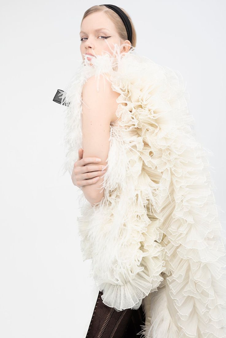 Description Off-White High-low, Short dress Sleeveless Closed neckline Tulle, Feather Dry Clean Made in Spain SKU 22-68 Feather Mini Dress, Tulle Cape, Dress With Cape, Pleated Tulle, Feather Dress, Cape Dress, Small Detail, Sleeveless Mini Dress, Dress Sleeveless