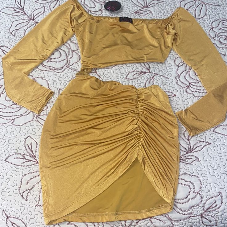 Hot Miami Styles Golden Goddess Dress ~Medium Brand New Yellow Ruched Bodycon Dress For Party, Casual Gold Long Sleeve Dress, Casual Long Sleeve Gold Dress, Yellow Ruched Mini Length Bodycon Dress, Casual Gold Mini Dress, Gold Long Sleeve Mini Dress For Brunch, Gold Long Sleeve Dress For Brunch, Yellow Mini Length Bodycon Dress For Party, Yellow Ruched Bodycon Dress For Night Out