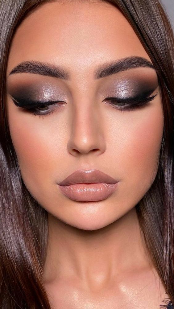 Gray Eyeshadow Looks For Brown Eyes, Cool Tone Eyeshadow Looks, Red Carpet Makeup Looks, Makeup Bibir, Dramatic Smokey Eye, Angel Makeup, Smoky Eyes, Dramatic Makeup, Makijaż Smokey Eye