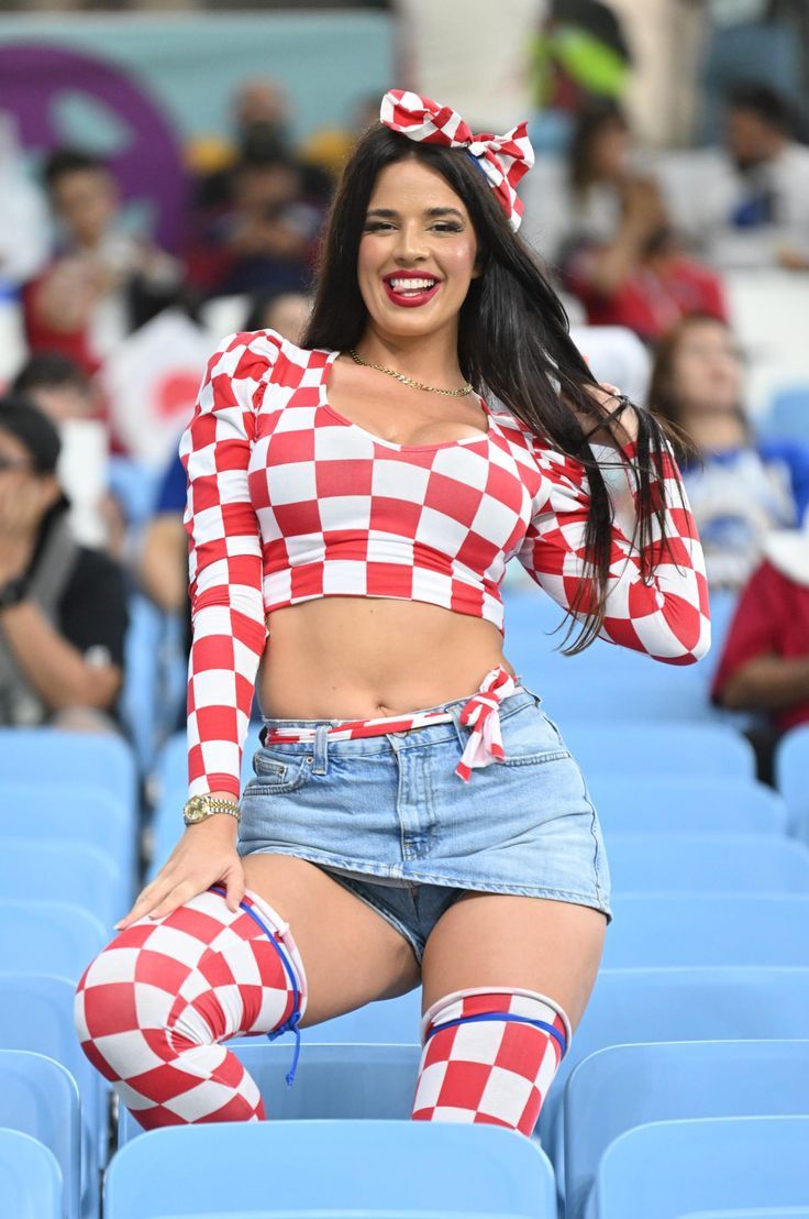 Hot Croatian fan Ivana Knoll in Doha Ivana Knoll, Girls Football, Internet Girl, Zendaya Style, Girl Fits, Doha, Photo Instagram, Girly Outfits, Sport Girl