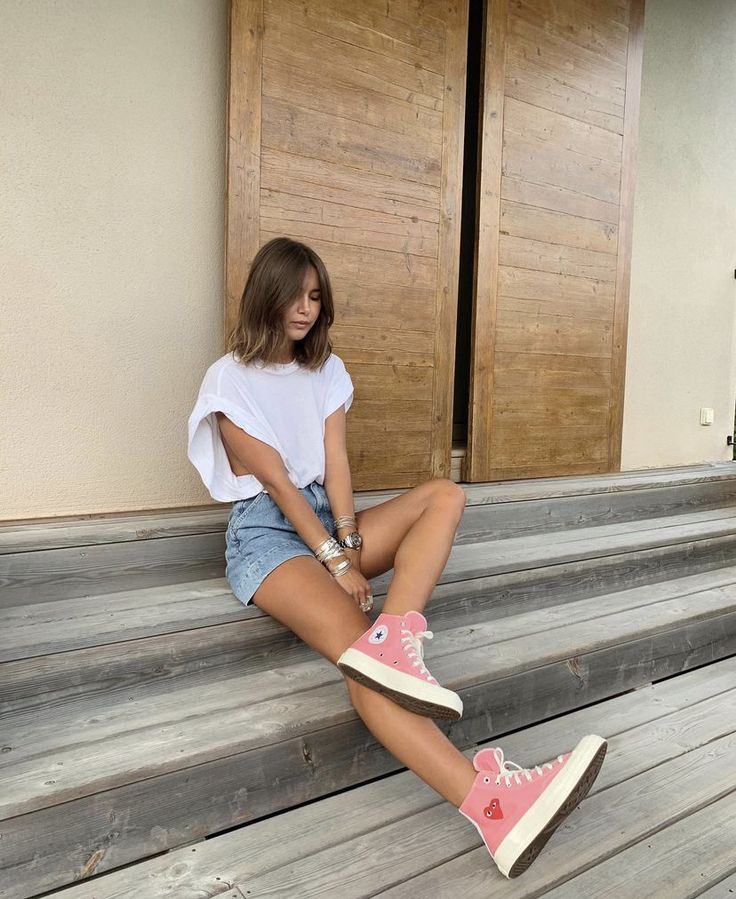 Chunky Converse Outfit, Chunky Shoes Outfit, Pink Converse Outfit, Chunky Converse, Converse Outfit Summer, Converse Platforms, Bright Sneakers, Converse Outfit, Pink Converse