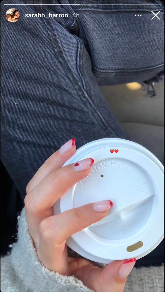 nails and coffee Nails Aesthetic Picture, Nails Holding Cup, Nails Pics Aesthetic, Nail Pics Aesthetic, Nails And Coffee Aesthetic, Nail Photo Aesthetic, Nails Instagram Story Aesthetic, Nail Poses Hands Instagram Story, Aesthetic Nail Picture Ideas