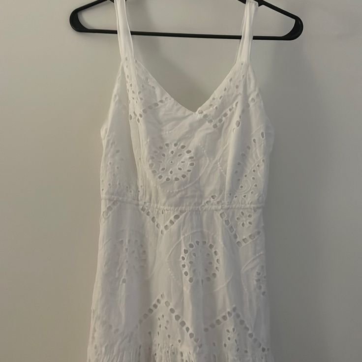 White Flowy Sundress. Brand New With Tags Size Small. Elegant White Sundress For Daytime, White Lined Mini Dress For Daytime, White Lined Summer Maxi Dress, White Cotton Lined Maxi Dress, White Sleeveless Maxi Dress For Daytime, White Summer Daytime Dress, White Summer Dress For Daytime, White Cotton Dress For Daytime, White Maxi Sundress For Daytime