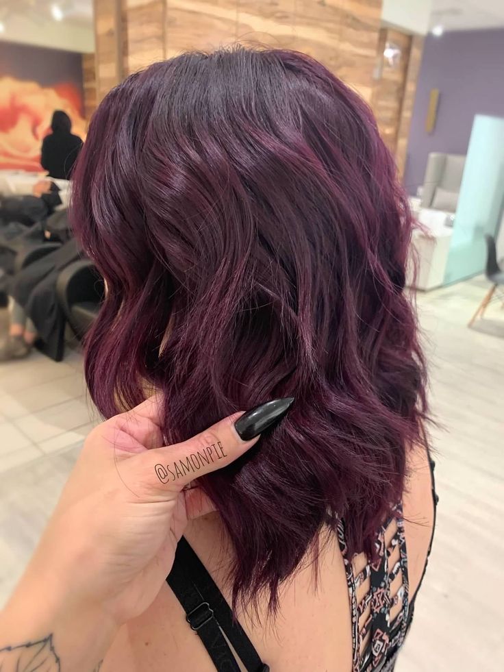 Red Hair Violet Undertones, Dark Red Violet Brown Hair, Wine Red Purple Hair, Red Violet Ombre Hair, Magenta Brown Hair, Fun Hair Color Ideas For Brunettes Purple Red Highlights, Plum Hair Short, Violet Balayage Brunette, Red Purple Brown Hair