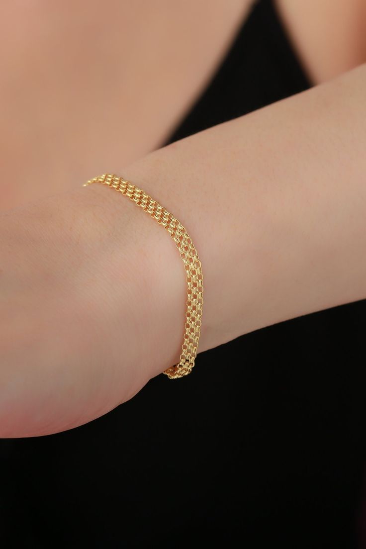 Gold Diamond Bracelet With Box Chain, Gold Bracelet With Box Chain For Formal Occasions, Delicate Yellow Gold Chain Bracelet With Diamond Cut, Gold Chain Bracelet In Fine Jewelry Style, Flexible Gold Chain Bracelet Fine Jewelry, Gold Bracelet For Women Classy, Delicate Gold Bracelet, Gold Bracelet For Women, Gold Bracelet Chain