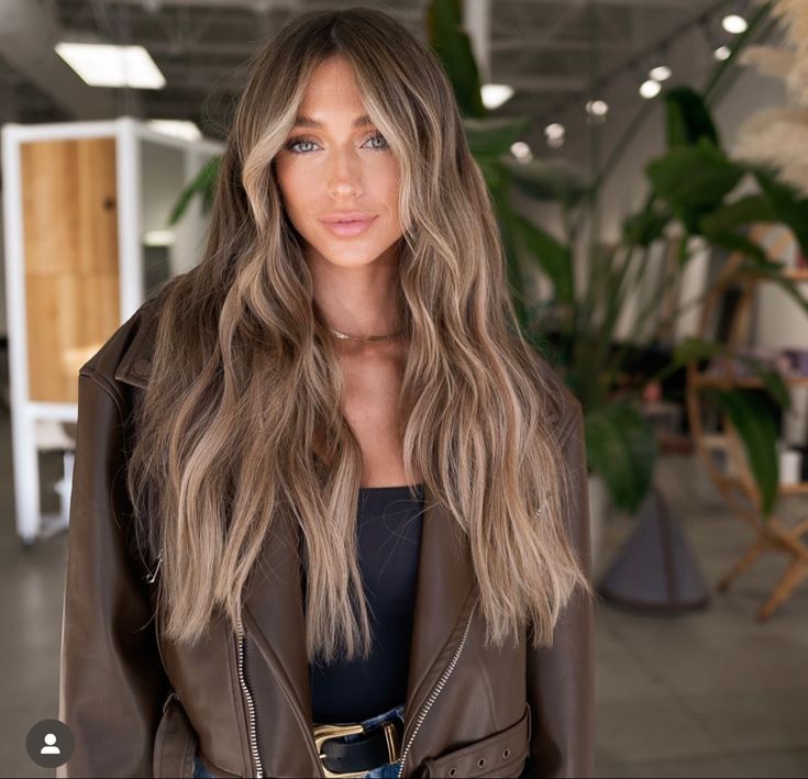 Light Brunette Hair, Rambut Brunette, Brown Hair Looks, Brown Hair Inspo, Bronde Hair, French Braids, Brunette Hair With Highlights, Brown Hair Balayage, Blonde Hair Inspiration