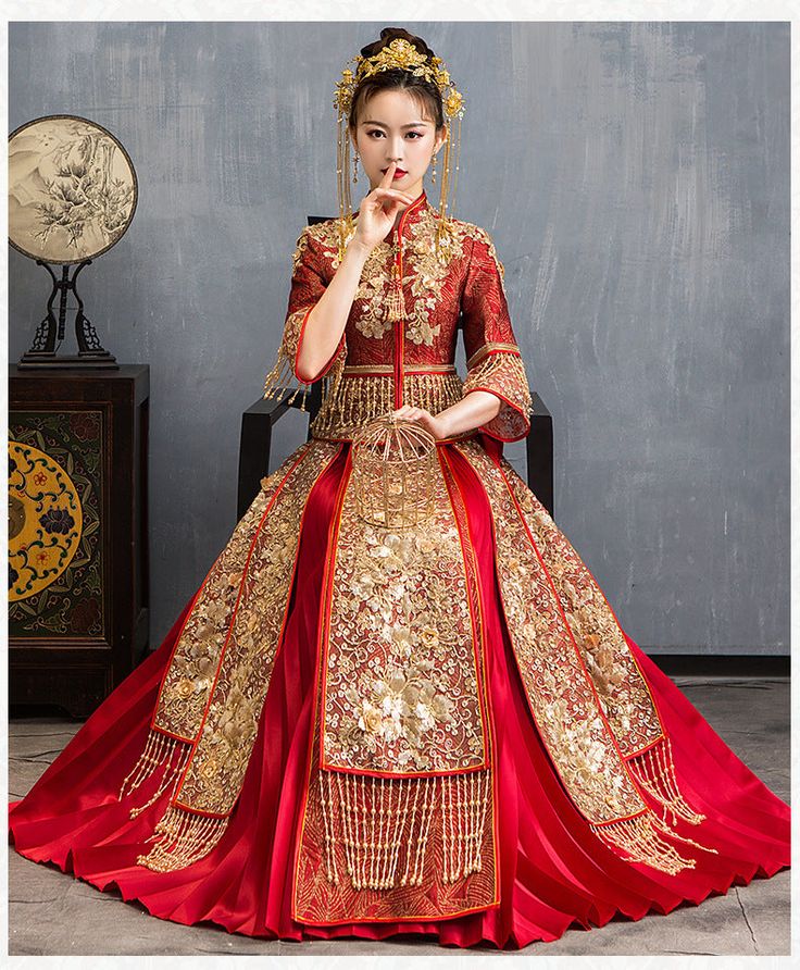 This exquisite 2-piece traditional Chinese bridal qun kwa set delicately adorned with shimmering sequins, beads, and flower appliques on the jacket and skirt, the opulent red fabric is embellished with luxurious gold thread. Perfect for a traditional Chinese wedding and tea ceremony. Dress size available from S-6XLMatching Tang wedding suit for Groom. Size available from S-2XL Size Guide Please refer to our size chart picture and leave your HEIGHT, WEIGHT, BUST and WAIST measurements in the pers China Wedding Dress Traditional, Wedding Suit For Groom, Red Chinese Wedding Dress, Japanese Wedding Dress, Tea Ceremony Dress, Qun Kwa, Asian Princess, Chinese Wedding Dress Traditional, Traditional Chinese Wedding