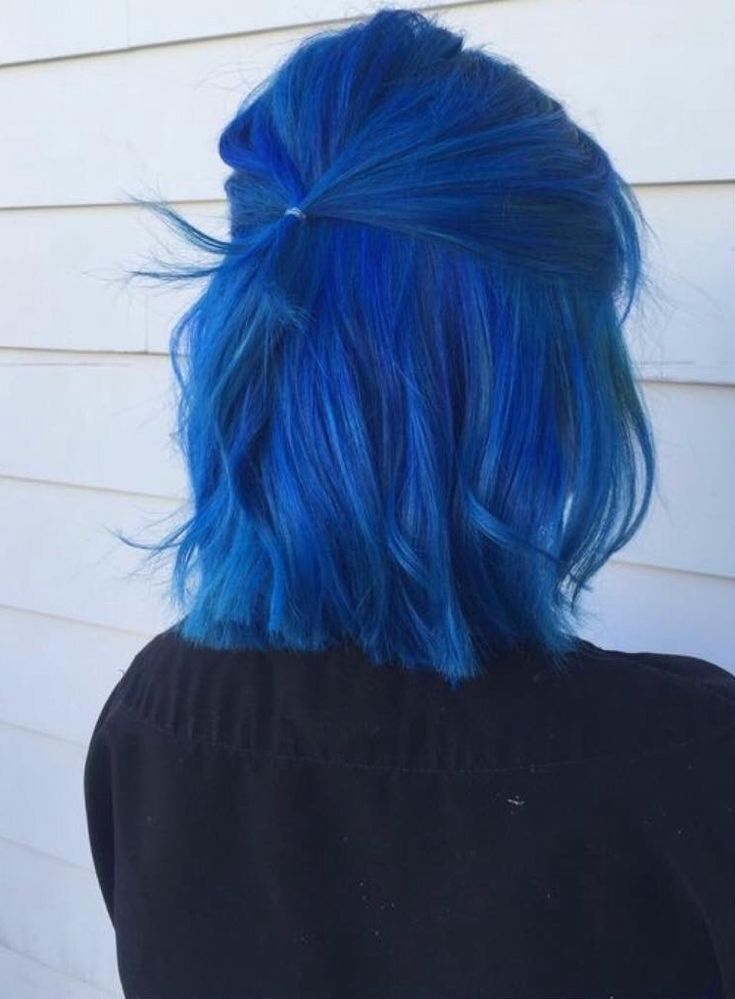 Short Blue Hair Bob, Blue Hair Medium Length, Dark And Light Blue Hair, Blue Hair Inspiration, Blue Hair Short, Deep Blue Hair, Blue Curly Hair, Electric Blue Hair, Bright Blue Hair