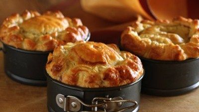 Beef Pasties, Pies Savory, Sour Cream Pastry, Maggie Beer, Beef Pie, Savoury Tarts, Ale Pie, Chicken And Mushroom Pie, Meat Pie Recipe