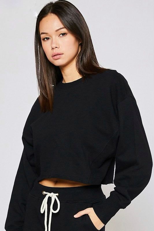 DETAILS:♡ Cropped Crewneck to match Sierra Sweatpants��♡ Model is wearing a size Small Crop Tops Casual, Black Cropped Sweater, Cropped Crewneck, Sweatshirts For Women, Cropped Pullover, Womens Crewneck, Sweater Sale, Long Sleeve Crop, Black Crop