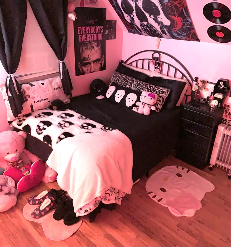 pink and  black teen girl bedroom alternative y2k Room Emo Aesthetic, Emo Interior Design, Room Ideas Mcbling, Pink Grunge Room Aesthetic, Pink Goth Room Aesthetic, Colorful Gothic Decor, Things For Ur Room, Goth Room Ideas Bedrooms, Pastel Goth Bedroom Ideas