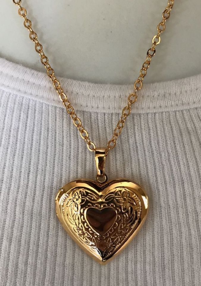 Cozy Mood, Mixing Metals, Gold Heart Locket, Heart Locket Necklace, Dope Jewelry, Gold Locket, The Perfect Guy, Jewelry Lookbook, Heart Locket