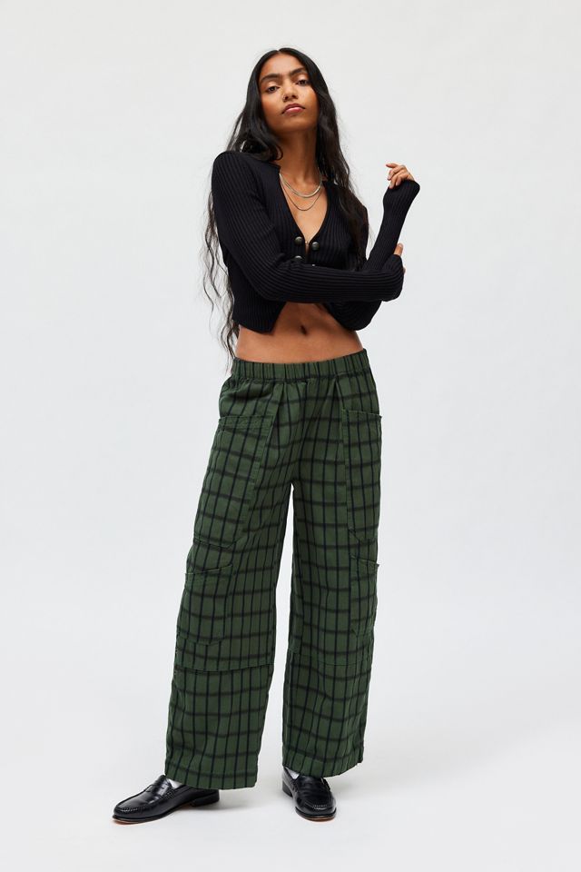 BDG Charlie Gingham Wide-Leg Pant Gingham Pants, Pants Green, Vintage Pants, Wardrobe Basics, Gingham Print, Denim Design, Bottoms Pants, Clothes For Sale, Wide Leg Pants