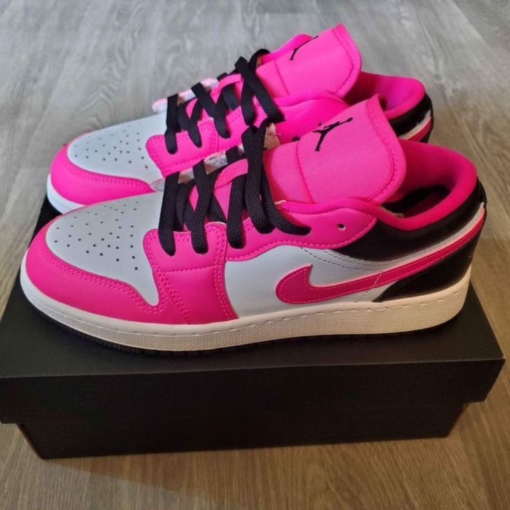 Jordan Mid 1 Low Fierce Pink/Black 5y Drippy Shoes, Jordan Shoes For Kids, Nike Shoes High Tops, Jordan Pink, Nike Shoes Women Fashion, Black Shoes Sneakers, Jordan Mid, Pink Jordans, Trendy Shoes Sneakers