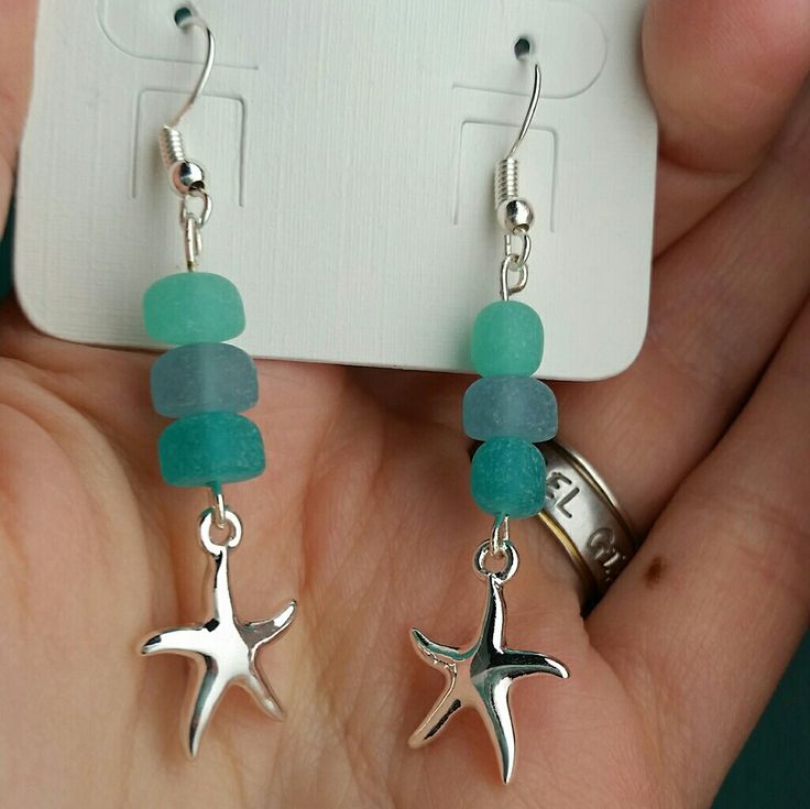 Silver Tone Starfish Earrings With Teal & Blue Sea Glass Beads. Beach Glass Earrings, Sea Glass Jewelry Diy, Sea Glass Crafts Jewellery, Glass Bracelets, Beach Glass Crafts, Seaglass Jewelry, Sea Glass Beads, Sea Glass Bracelet, Starfish Earrings