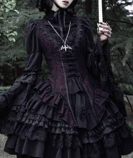 Anglo Gothic Aesthetic Outfit, Gothic Victorian Outfits, Victorian Gothic Outfit, Goth Victorian Dress, Black Gloves Aesthetic, Victorian Goth Outfits, Black Gothic Outfit, Victorian Goth Aesthetic, Vampire Goth Fashion