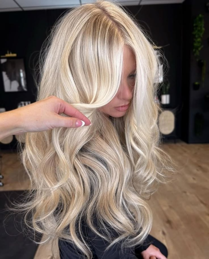 Mobile Hairdresser, Blonde Hair Goals, Perfect Blonde Hair, Bright Blonde Hair, Summer Blonde Hair, Dyed Blonde Hair, Light Blonde Hair, Blonde Hair Shades, Blonde Hair Inspiration