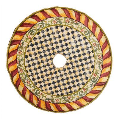 a decorative plate with an intricate design on it