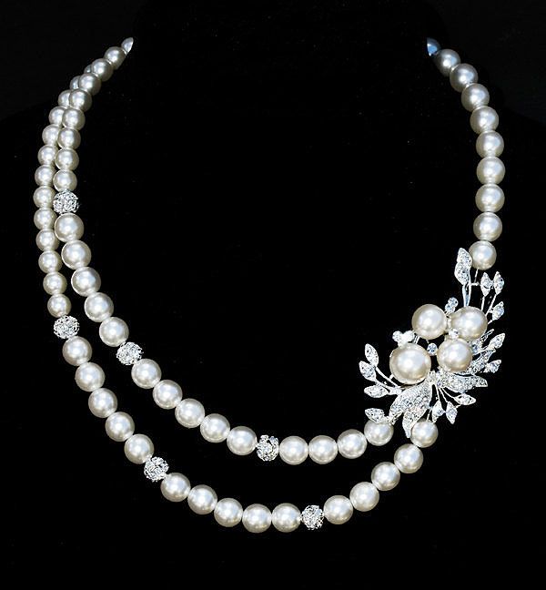 Bridal Pearl Rhinestone Necklace Luxury Pearl Necklace With Diamond Accents For Gifts, Classic Wedding Pearl Necklace, Pearl White Rhinestone Necklace For Wedding, White Rhinestone Necklace With Pearl Chain For Wedding, Classic Crystal Pearl Necklace For Wedding, Wedding Pearl Necklace With Rhinestones, White Rhinestone Necklace For Wedding, Wedding Rhinestone Necklace With Pearl Chain, White Pearl Bridal Necklace With Rhinestones