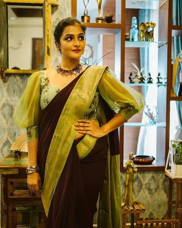 Baloon Sleeves Saree Blouse Designs, Long Puff Sleeves Blouse, Balloon Hands Blouse, Sleeve Design Blouse, Blouse Neck Models, Ramya Nambeesan, Remya Nambeesan, Simple Blouse Pattern, Long Hands