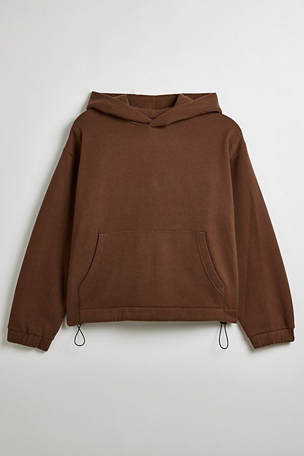 Standard Cloth Jump Shot hoodie in a classic pullover style. Oversized, boxy fit sweatshirt with a cropped hem. Cut from a cozy cotton blend and includes an adjustable draw cord at the hem. Urban Outfitters exclusive. Features Standard Cloth Jump Shot hoodie sweatshirt Pullover sweatshirt with a hood Cotton poly blend Front pouch pocket Elastic cuffs Oversized, boxy & cropped hoodie fit Adjustable draw cord hem Cropped length UO exclusive Content + Care 65% Cotton, 35% polyester Machine wash Imp Brown Relaxed Fit Hoodie Top, Brown Urban Hoodie With Adjustable Hood, Brown Cotton Urban Hoodie, Urban Brown Long Sleeve Hoodie, Brown Relaxed Fit Urban Hoodie, Brown Sweatshirt, Basic Hoodie, Hoodie Fits, Brown Fits