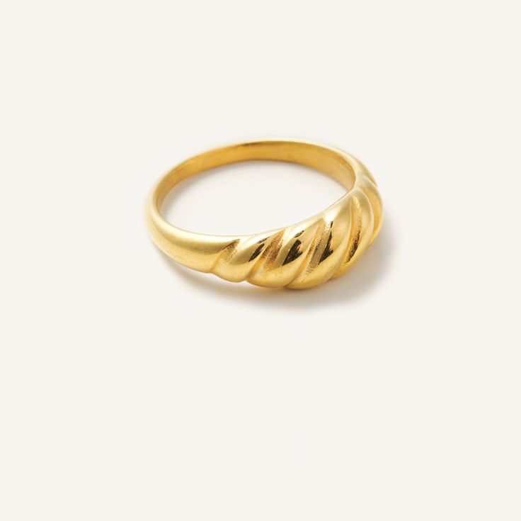 Too cute to pass up, our gold croissant rings are so charming. These lightweight rings with a croissant/braided design are effortlessly beautiful! Material: Stainless steel-will never turn or tarnish Sizes 4, 5, 6, 7, 8, and 9! Finger Rings Gold Indian, Crossaint Ring, Gold Croissant Ring, Gold Croissant Earrings, Croissant Earrings, Croissant Ring, Digital Wardrobe, Finger Rings, Too Cute