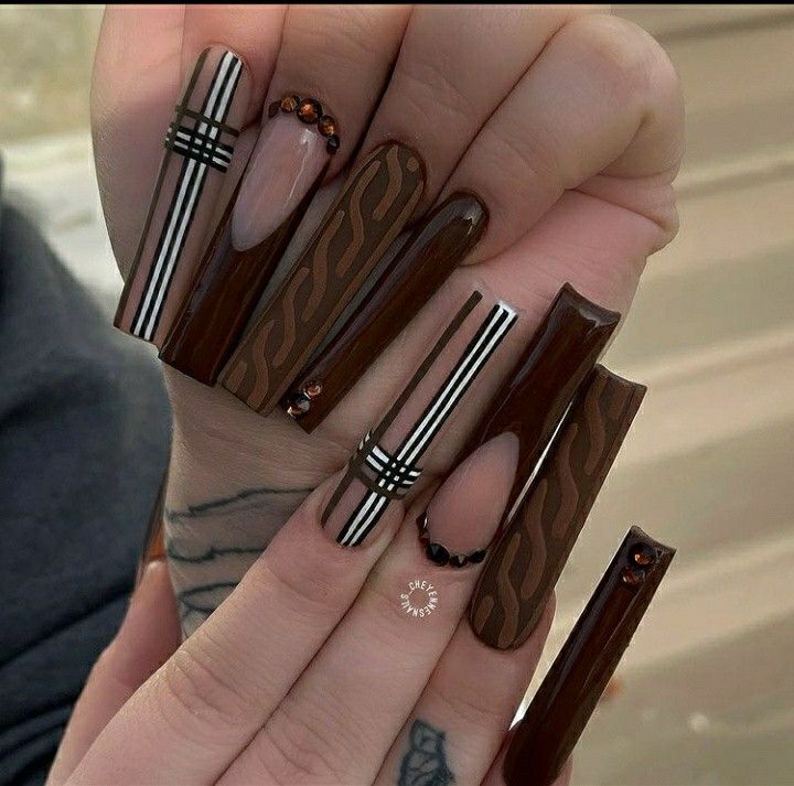 Brown Fall Nails Acrylic Long, Thanksgiving Nail Designs Fall Long, Fall Baddie Nails Brown, Thanksgiving Nails Long, Thanksgiving Nail Designs Fall Autumn, Thanksgiving Nails Acrylic Coffin, Thanksgiving Acrylic Nails, Thanksgiving Nail Designs Fall, Fall Nails Long