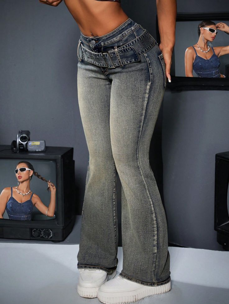 Women Casual Flared Jeans With Metal Buckle Decoration Blue Casual   Denim Plain,All Over Print Flare Leg High Stretch  Women Clothing, size features are:Bust: ,Length: ,Sleeve Length: Denim Flared Jeans Outfit, Simple Casual Outfits For Women, Trending Jeans For Women, Shein Clothes, Flare Jeans Outfit, Bleu Azur, Shein Icon, Fashion Top Outfits, All Jeans