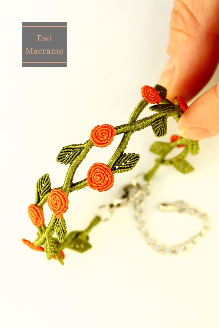 Story of micro macrame rose bracelet by EwiMacrame Micro Macrame Flower Tutorial, Bibliotheque Diy, Micro Macrame Tutorial Free, Macrame Trees, Macrame Rose, Friends Rings, Leaves Macrame, Micro Macrame Bracelet, Macrame Leaves