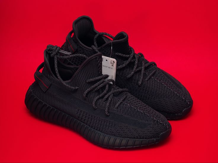 Yeezy Black, Yeezy Boost 350 Outfit, All Black Yeezys, Yeezy 450 Black, Black Yeezys, Black Yeezy Boost, Yeezy Boost 350 Black, Yeezy 350 V2 Black, Yeezy 350 Yecheil