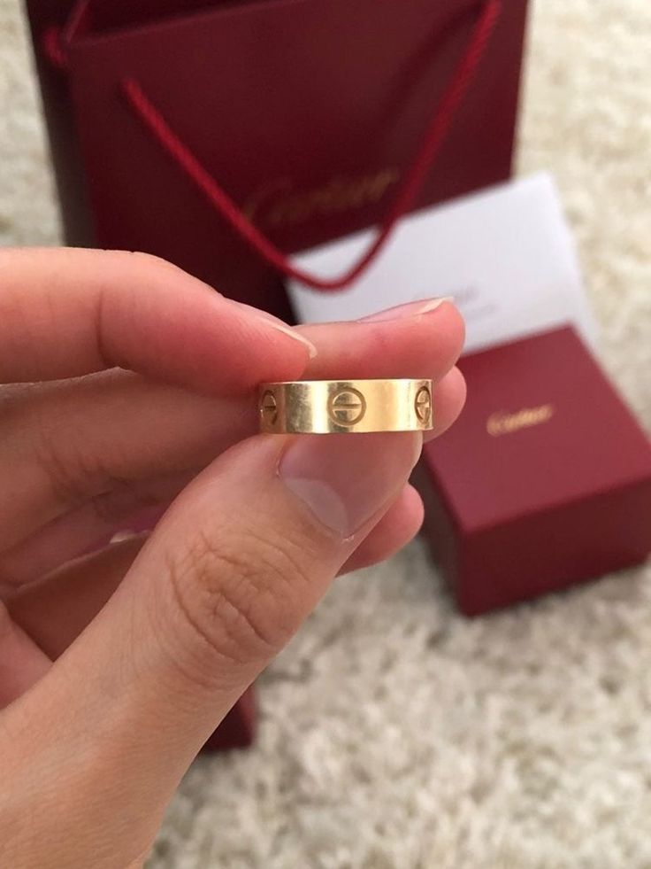 Cartier Love Ring Gold, Cartier Ring Aesthetic, Love Ring Cartier, Cartier Aesthetic, Rings Cartier, Cartier Love Ring, The Bling Ring, Accesories Jewelry, Cartier Jewelry