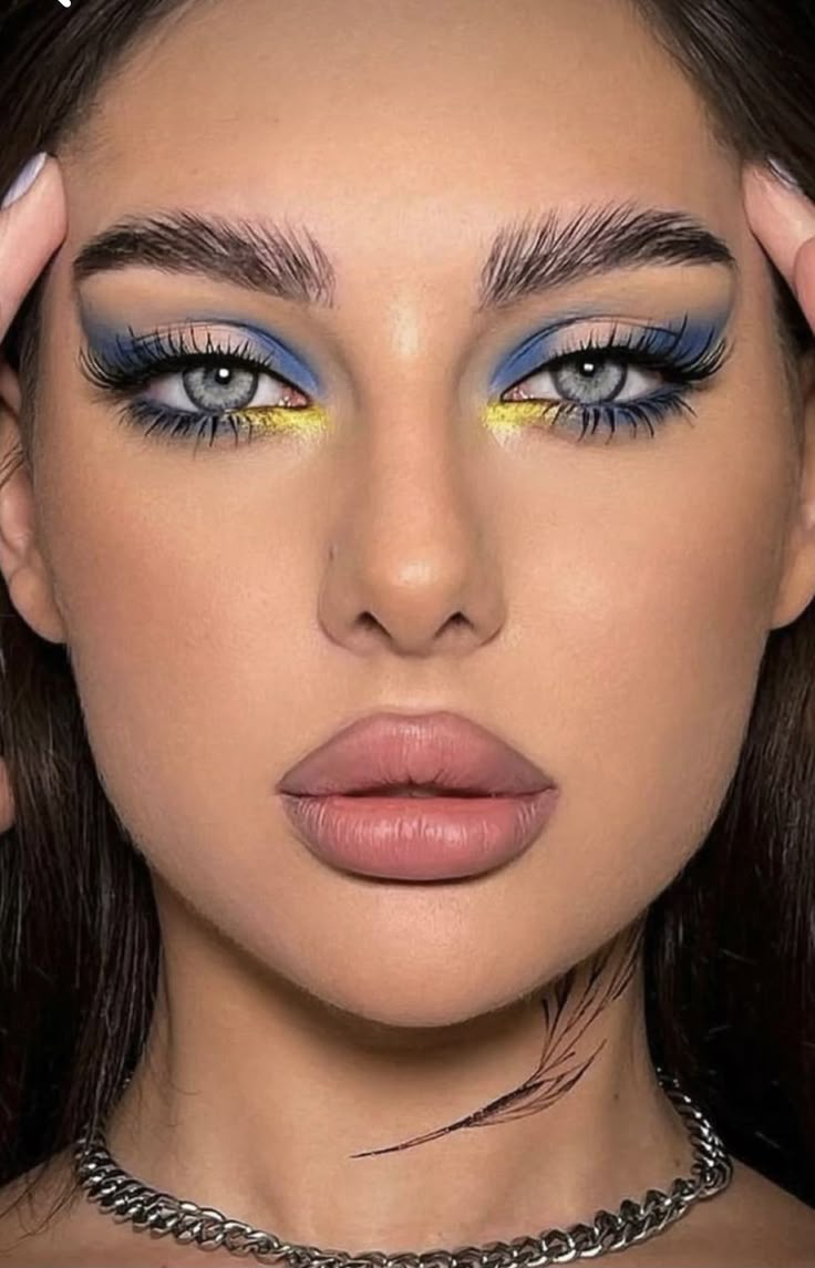 Vogue Makeup, Yellow Makeup, Eye Makeup Pictures, Makijaż Smokey Eye, Eye Makeup Designs, Colorful Eye Makeup, Makeup Eye Looks, Creative Eye Makeup, Elegant Makeup