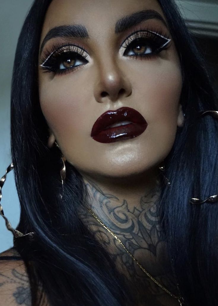 Mothers Day Makeup Looks, Sara Cabrera, Sarah Cabrera, Gothic Makeup Tutorial, Unconventional Makeup, Makeup Collage, Day Makeup Looks, Stylish Makeup, Eye Makeup Styles