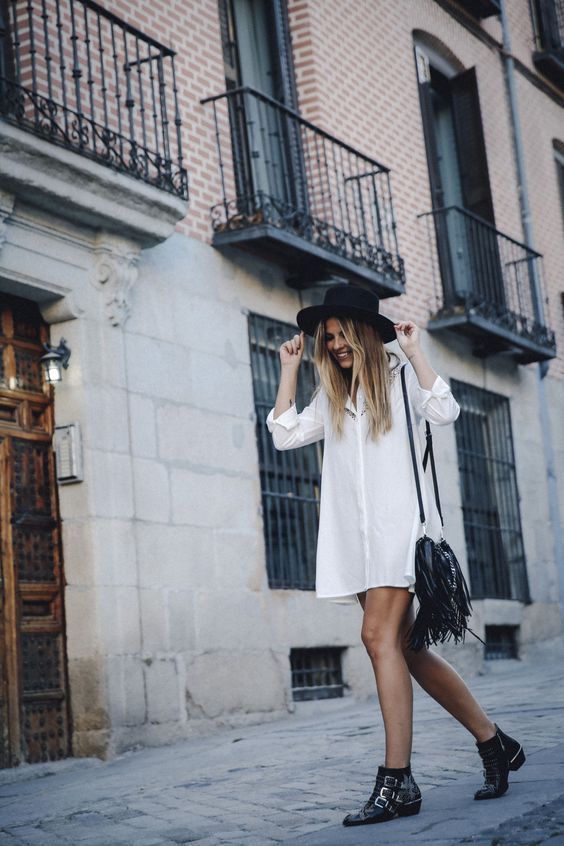 Look Disco, Trendy Taste, How To Wear Ankle Boots, Boating Outfit, Street Style Summer, Outfit Look, Spring Street Style, Black Hat, Casual Summer Outfits