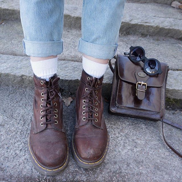 Share by @anhlacuaem - Album on Imgur Brown Doc Martens Outfit, Brown Doc Martens, Doc Martins Boots, Red Doc Martens, Brown Boots Outfit, Combat Boot Outfit, White Doc Martens, Dr Martens Outfit, Doc Martens Outfit