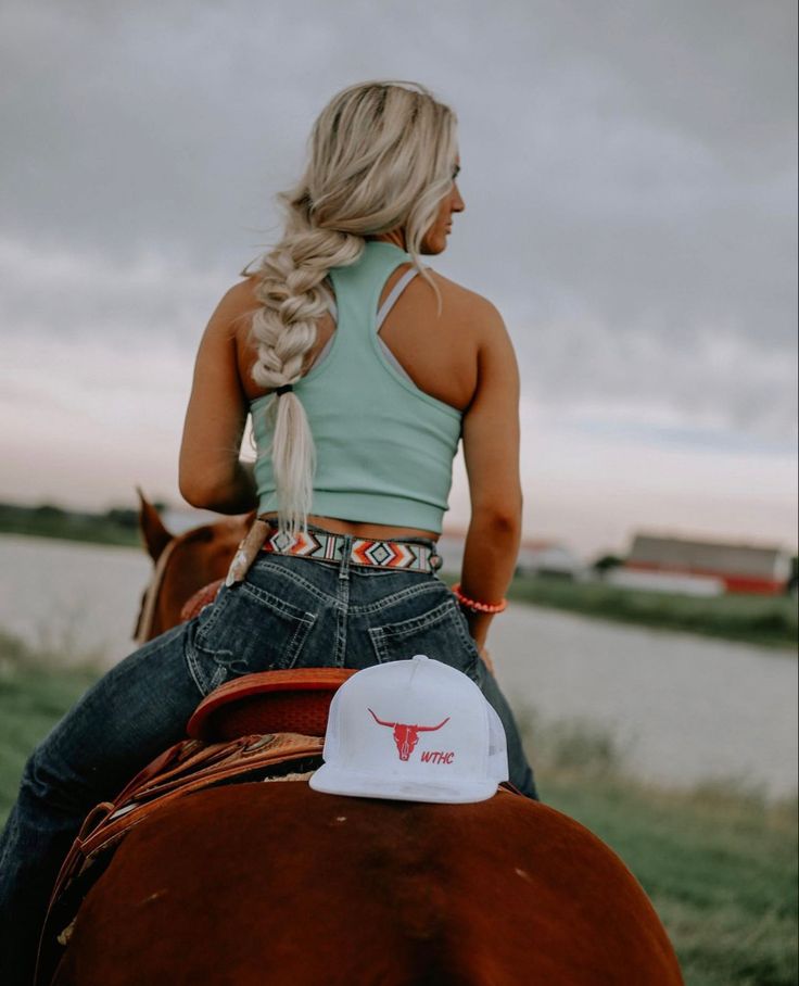 Solid Crop Tank Top, Leah Fish, Country Girl Aesthetic, Cowgirl Photoshoot, Foto Cowgirl, Cute Country Couples, Western Photoshoot, Shein Haul