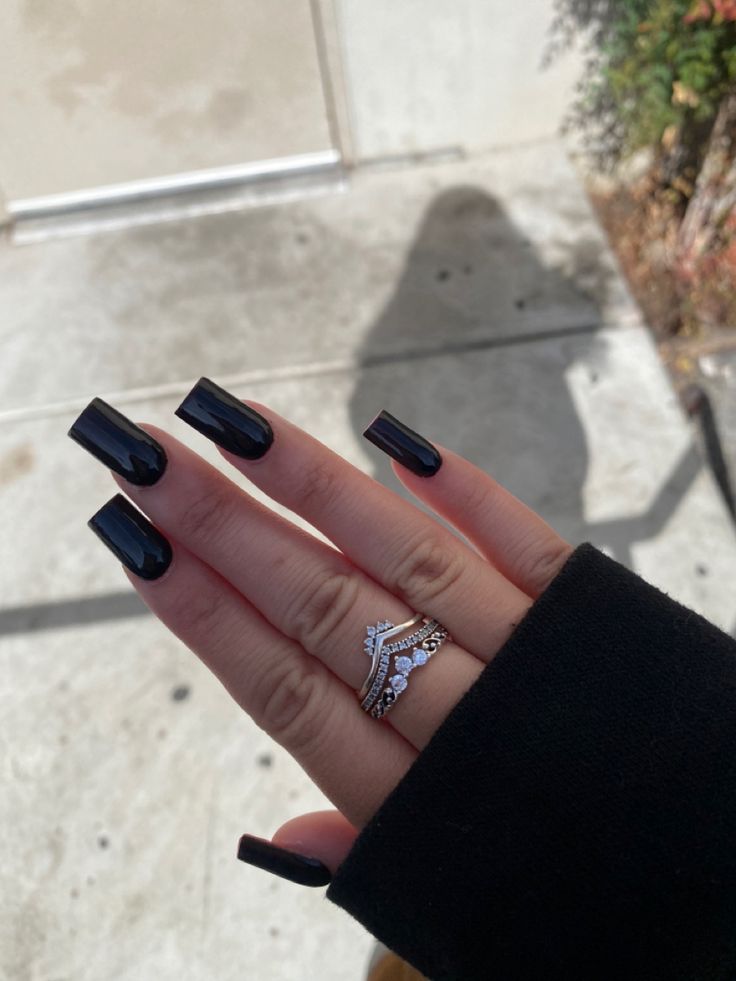 Black Acrylic Nails Coffin Y2k, Medium Black Square Nails Designs, Black Prom Nails Medium Length, All Black Nails Acrylic Short, Black And Silver Nails Acrylic Square, Black Acrylic Nails Tapered Square, Basic Nails Acrylic Black, Black Rectangle Nails, Nail Inspo Square Black