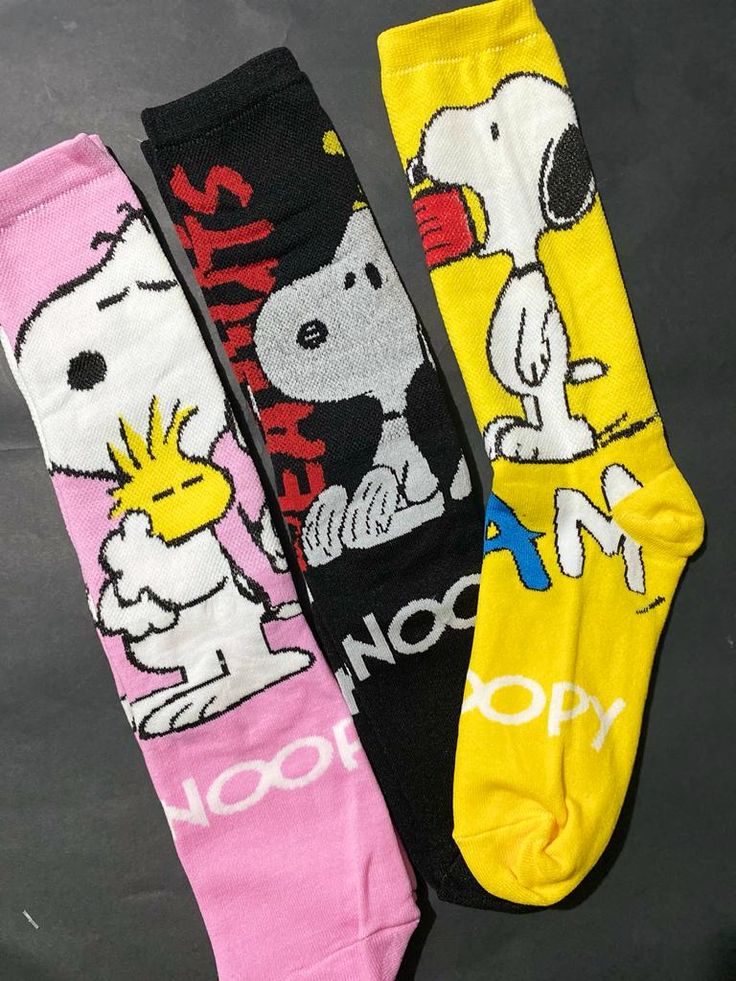 Charly Brown, Snoopy Pictures, Snoopy And Woodstock, Novelty Socks, Barbie Girl, Woodstock, Charlie Brown, I Dress, Snoopy